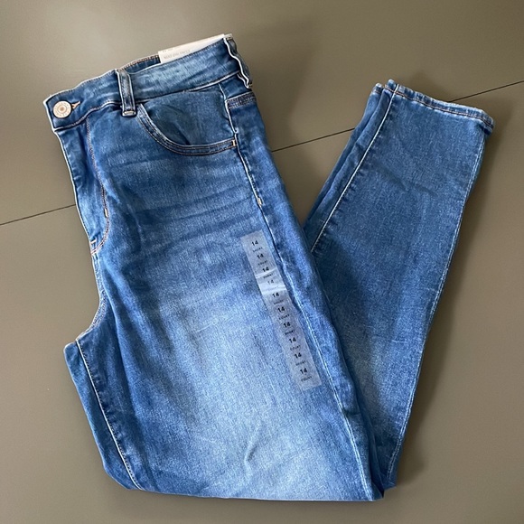 American Eagle High Rise Jegging - Picture 2 of 7